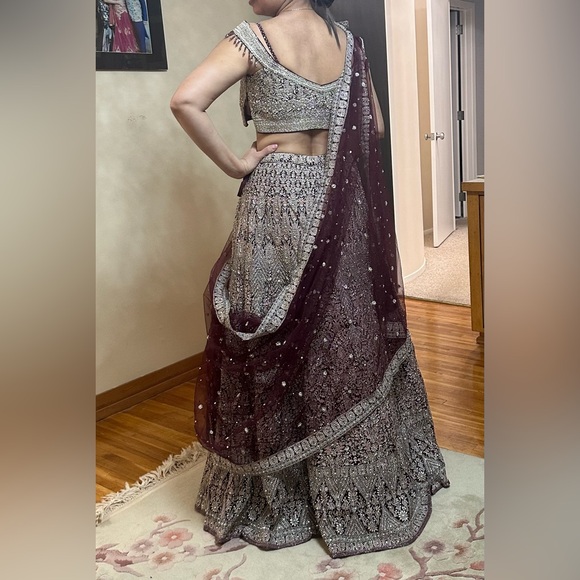 Beautiful bridal Indian lehenga/gown. Worn once! Medium size fully stitched. - Picture 3 of 5